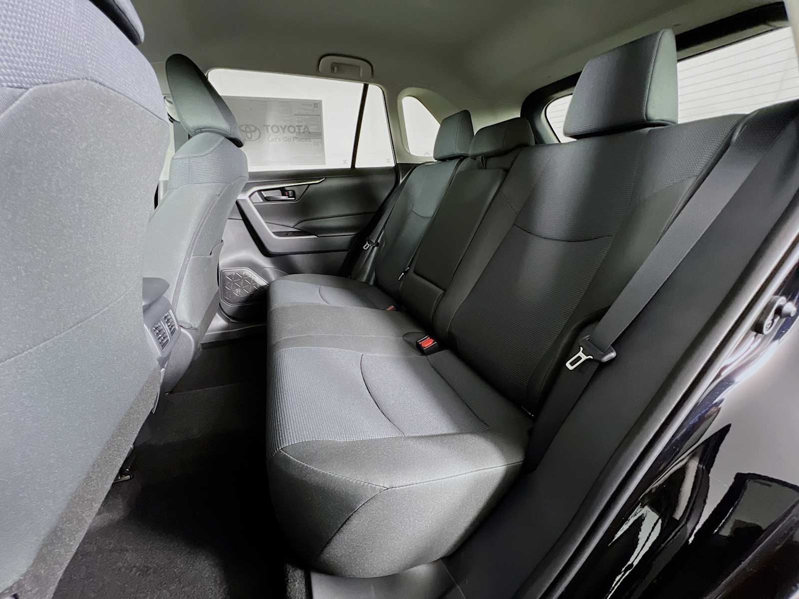 2025 Toyota RAV4 LE - Photo 13