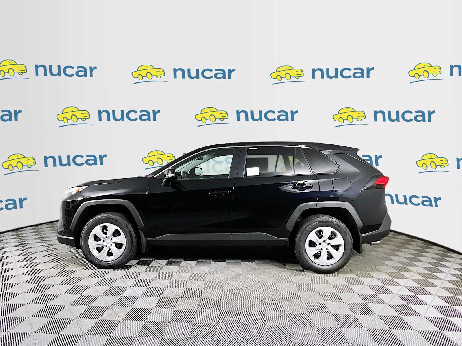 2025 Toyota RAV4 LE - Photo 3
