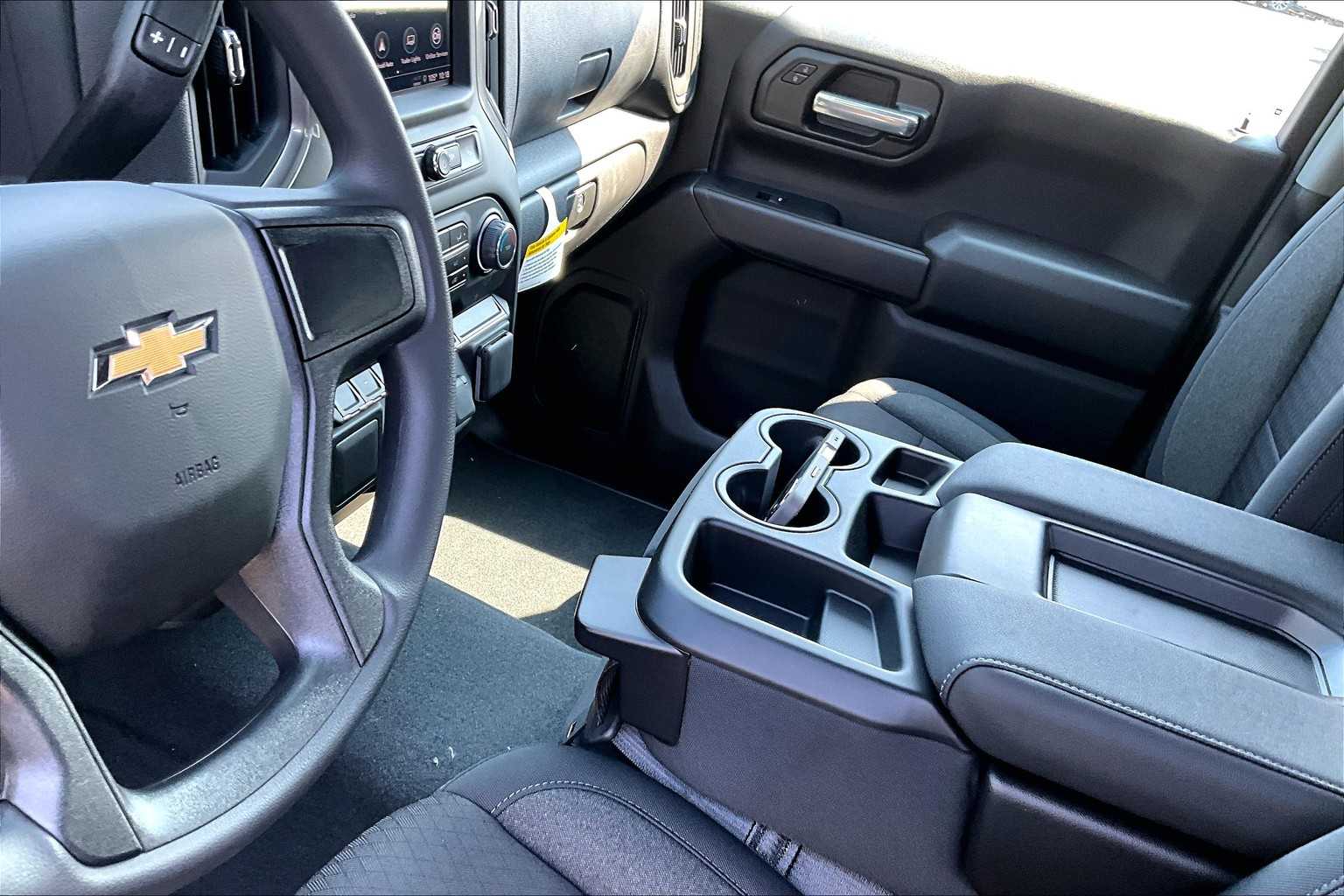 2025 Chevrolet Silverado 1500 Custom - Photo 14