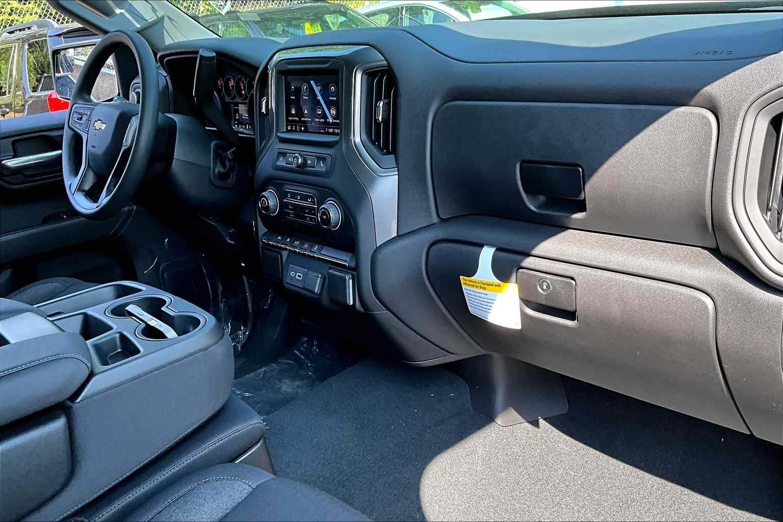 2025 Chevrolet Silverado 1500 Custom - Photo 10