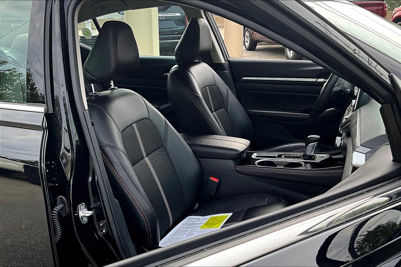 2024 Nissan Altima 2.5 SR - Photo 11