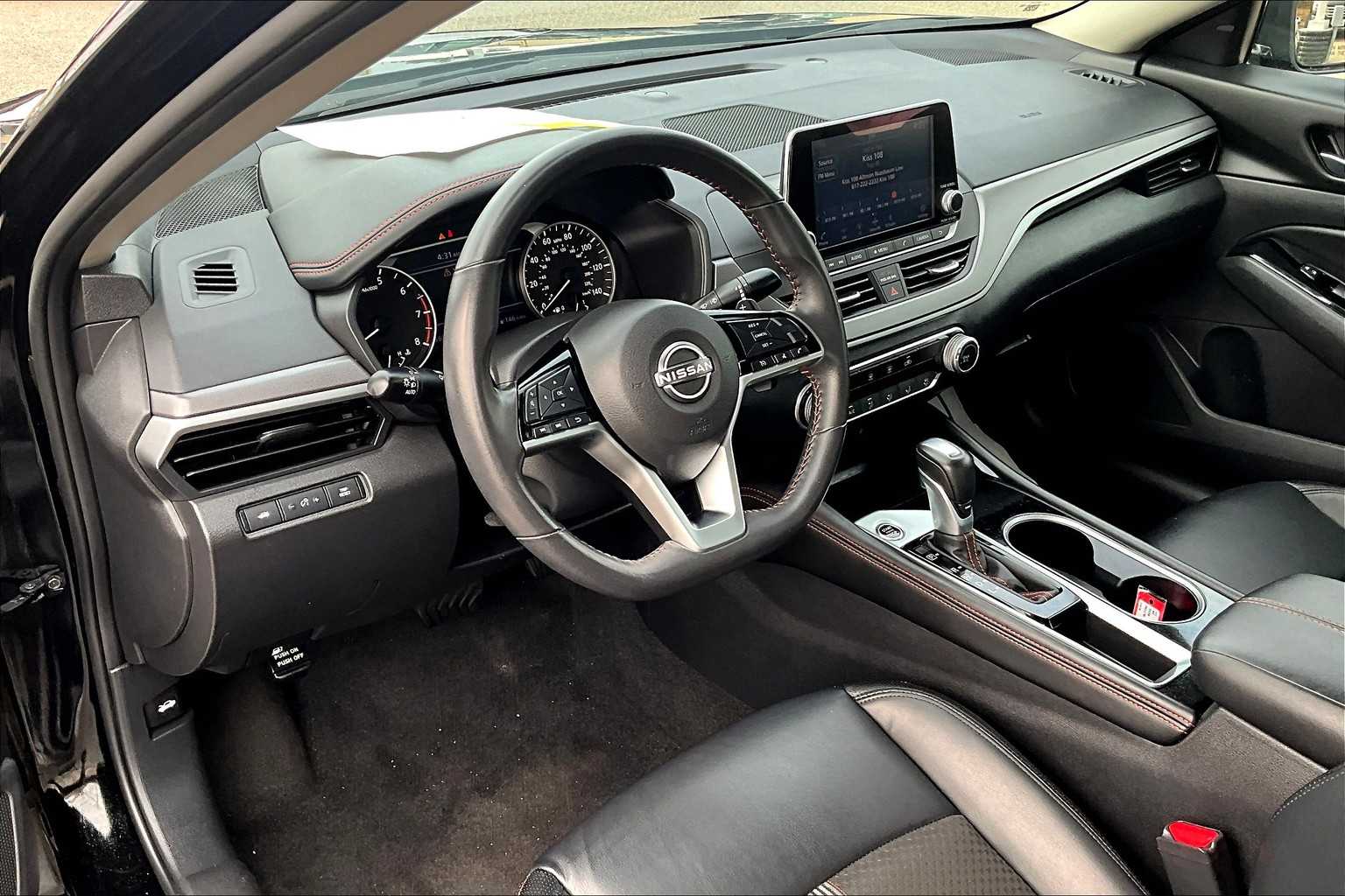 2024 Nissan Altima 2.5 SR - Photo 8