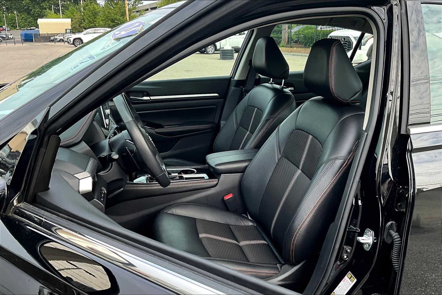 2024 Nissan Altima 2.5 SR - Photo 10