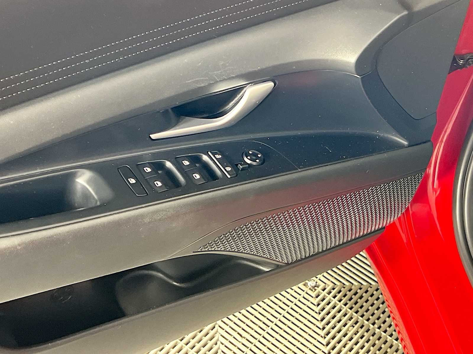 2023 Hyundai Elantra SEL - Photo 18