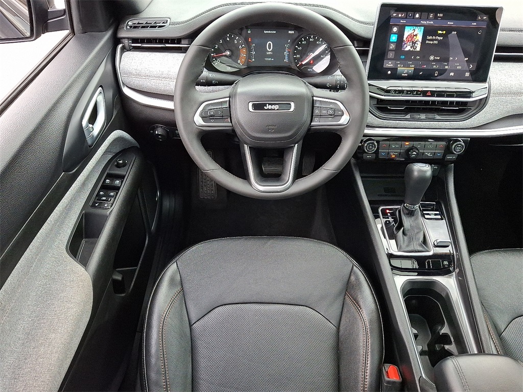 2023 Jeep Compass Latitude Lux - Photo 12