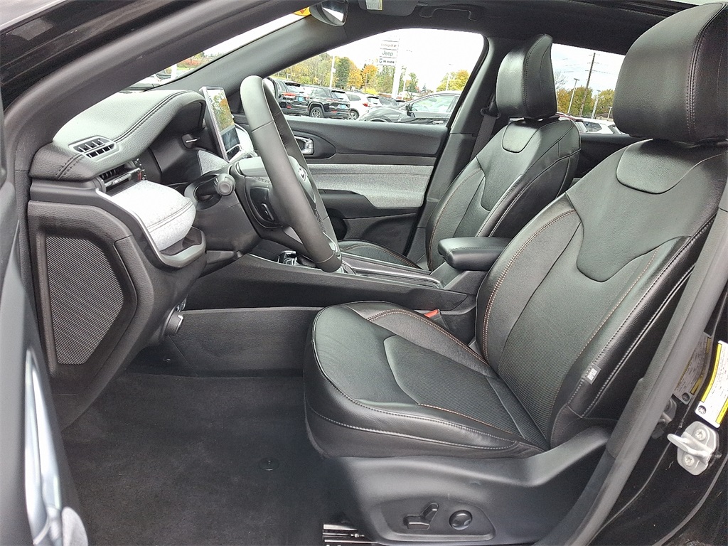 2023 Jeep Compass Latitude Lux - Photo 14