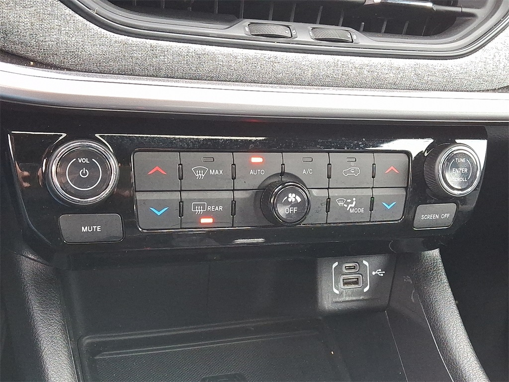 2023 Jeep Compass Latitude Lux - Photo 17