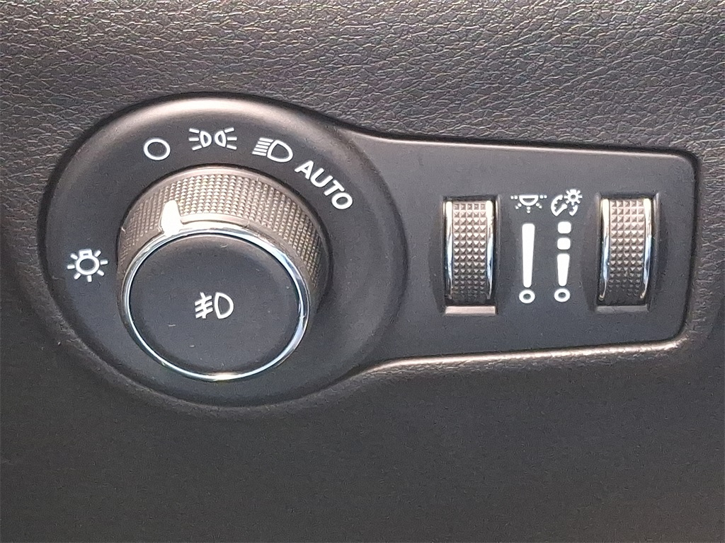 2023 Jeep Compass Latitude Lux - Photo 24