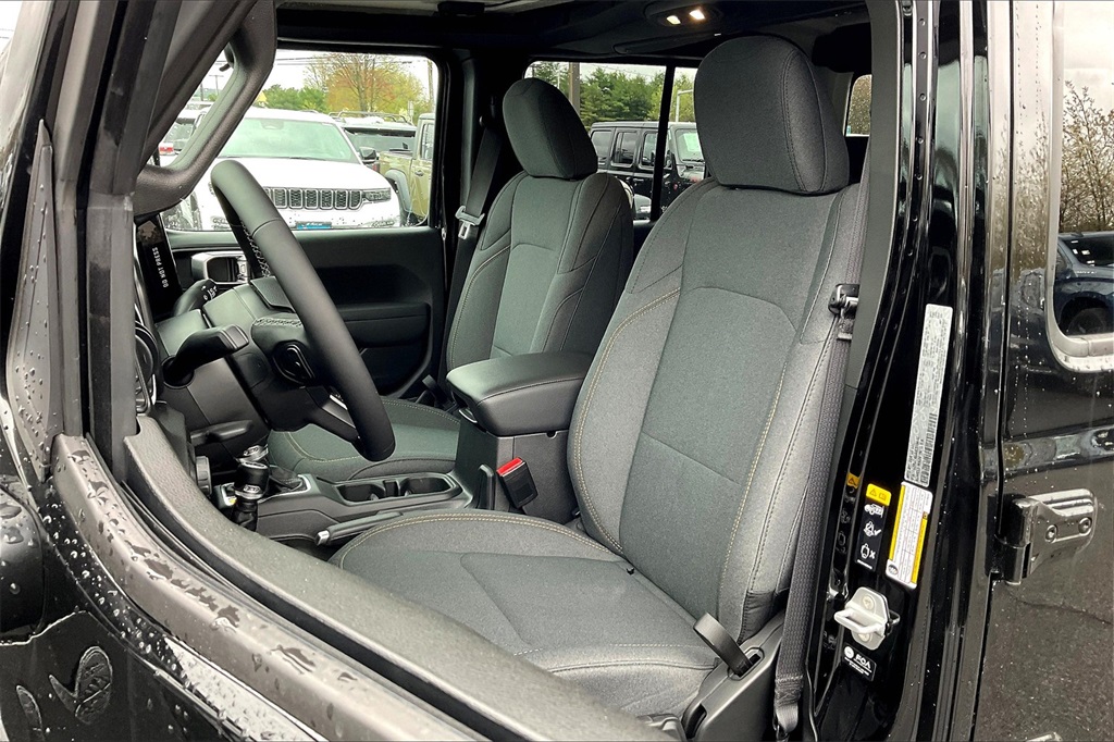 2025 Jeep Gladiator Willys - Photo 11