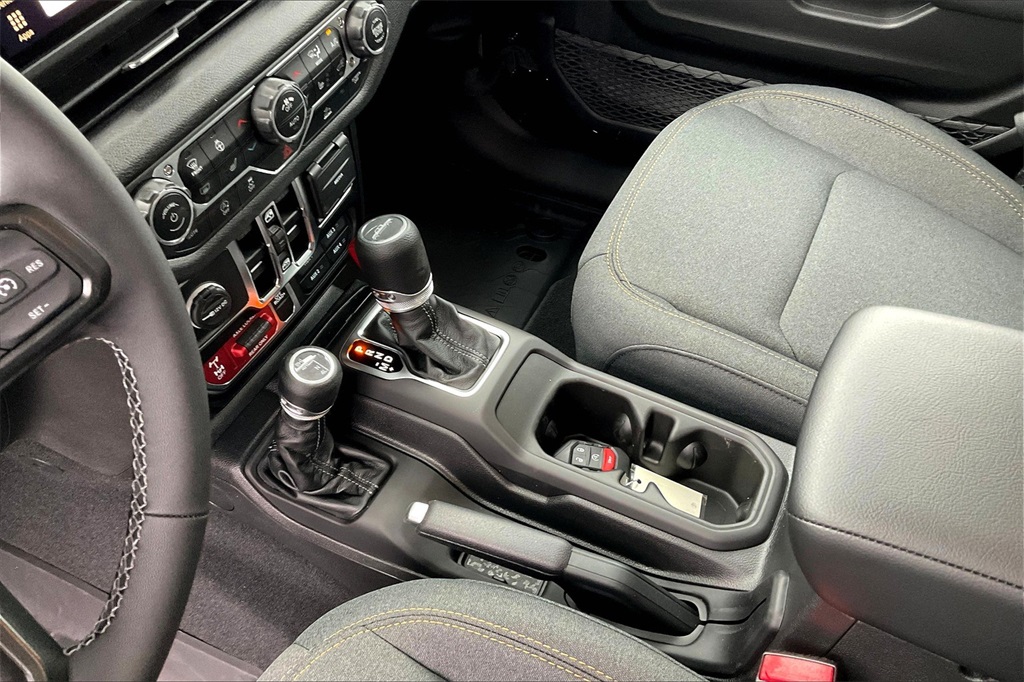 2025 Jeep Gladiator Willys - Photo 14