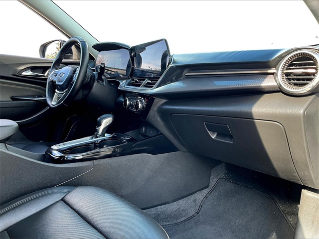 2024 Chevrolet Trax ACTIV - Photo 13