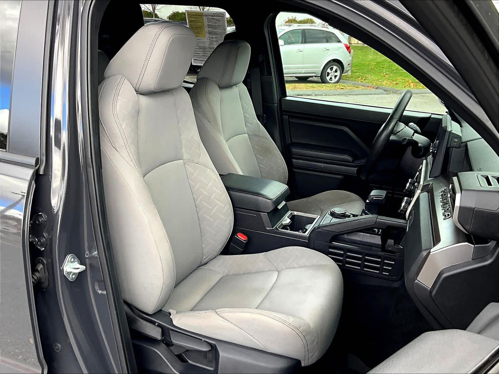 2024 Toyota Tacoma SR5 - Photo 11