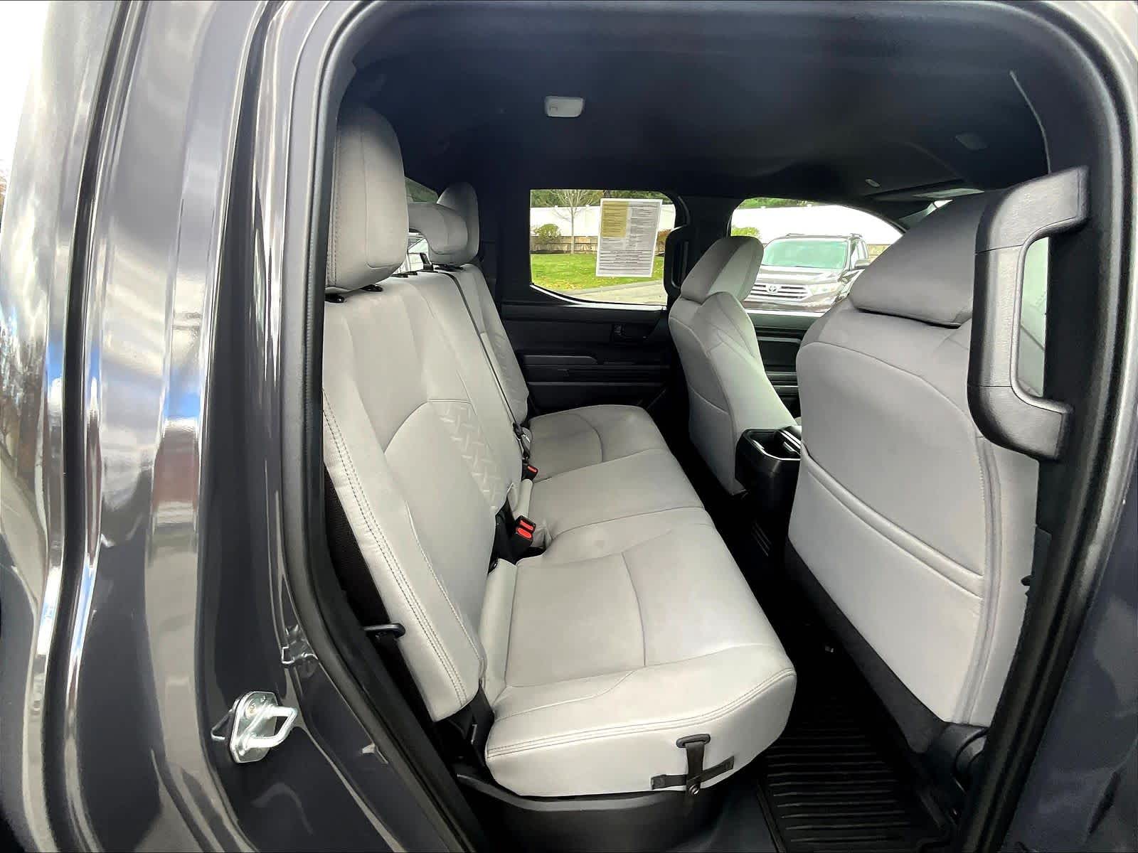 2024 Toyota Tacoma SR5 - Photo 16