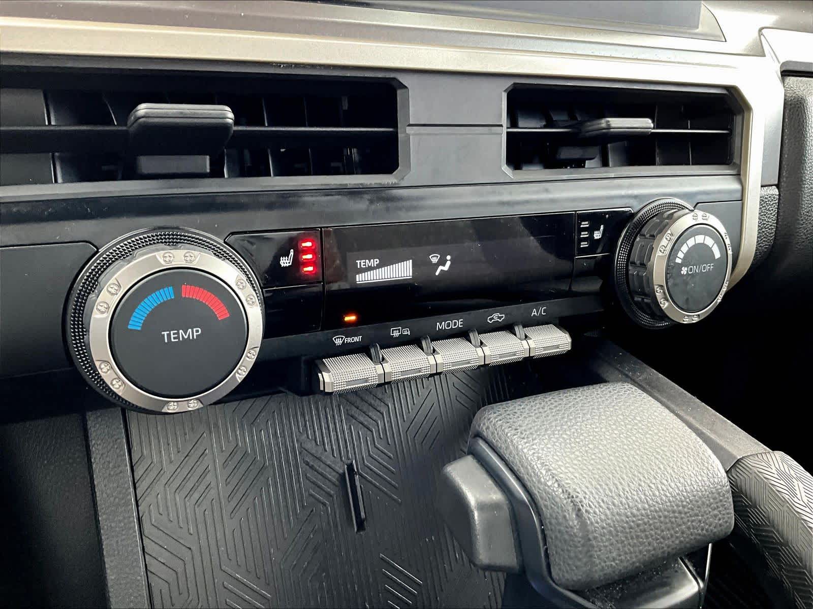 2024 Toyota Tacoma SR5 - Photo 26