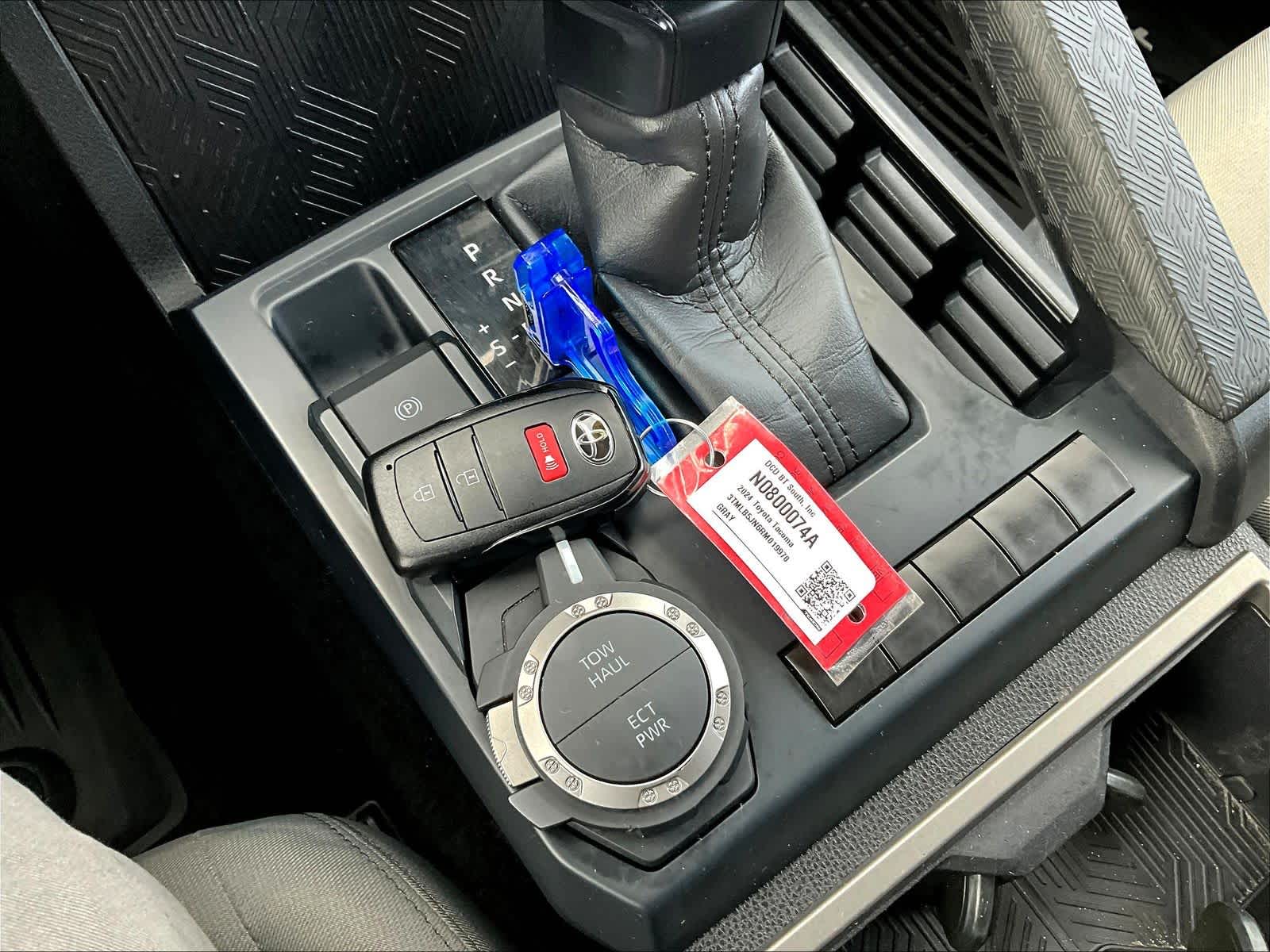 2024 Toyota Tacoma SR5 - Photo 30