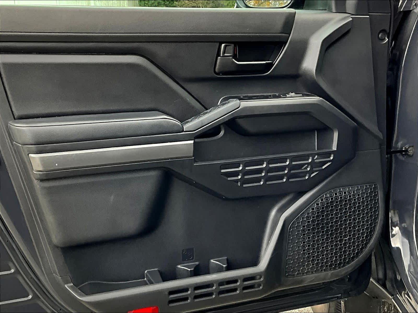 2024 Toyota Tacoma SR5 - Photo 9