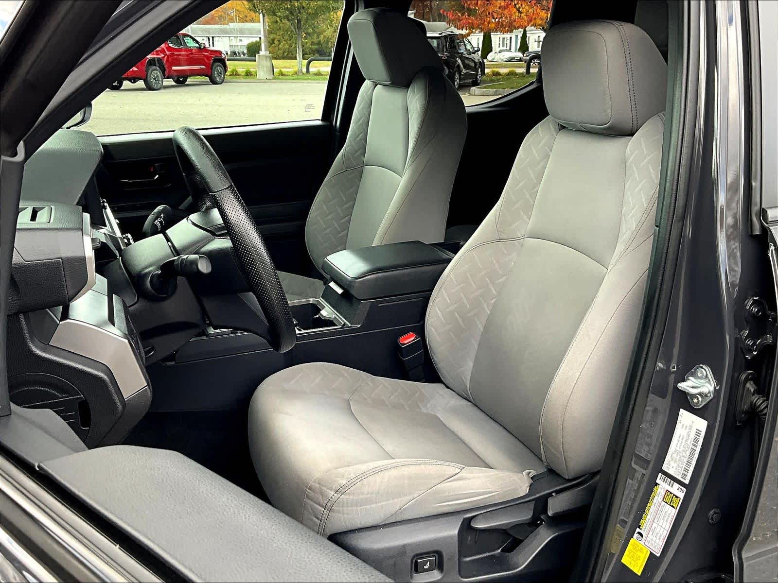 2024 Toyota Tacoma SR5 - Photo 10