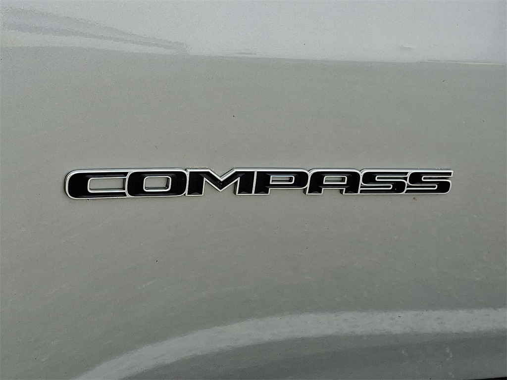 2022 Jeep Compass Limited - Photo 9