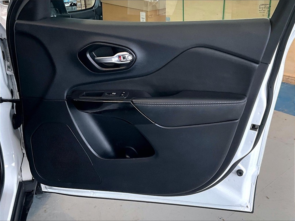 2023 Jeep Cherokee Altitude - Photo 12