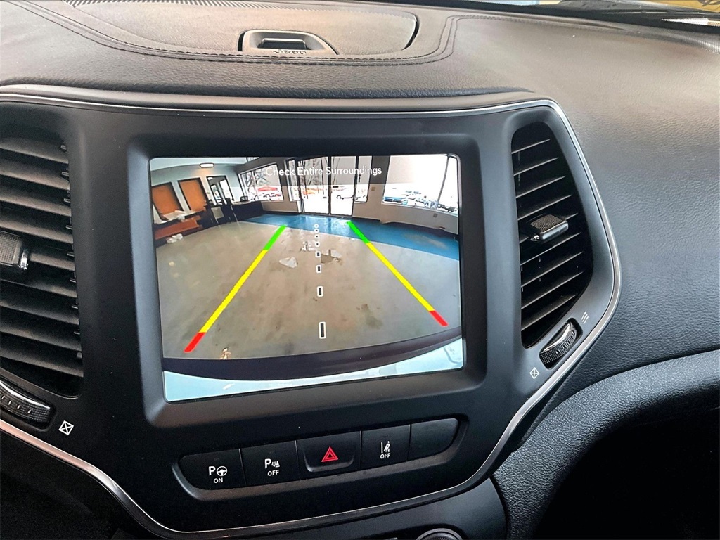 2023 Jeep Cherokee Altitude - Photo 19