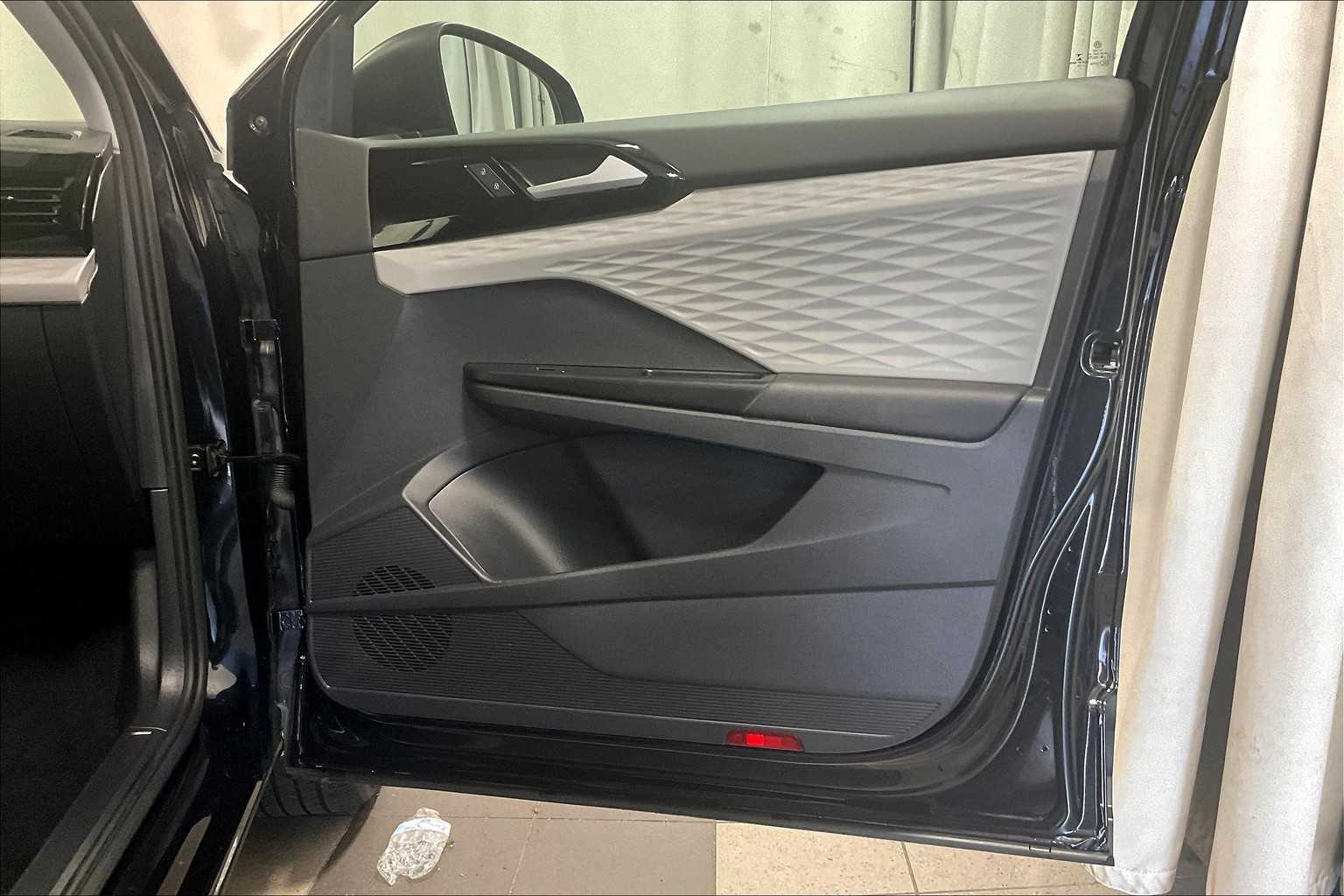 2022 Volkswagen Taos S - Photo 12
