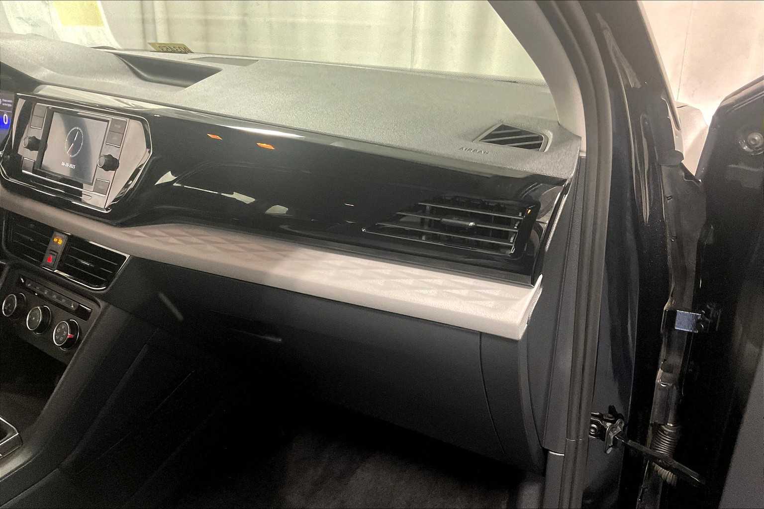 2022 Volkswagen Taos S - Photo 13