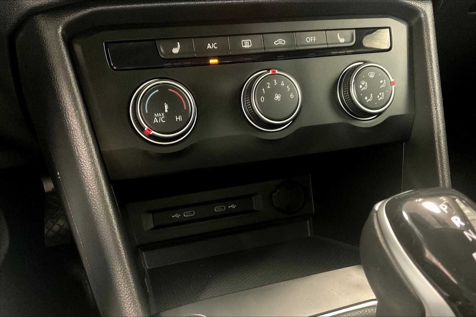 2022 Volkswagen Taos S - Photo 25