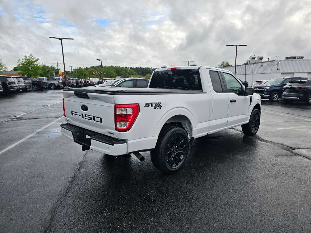 2022 Ford F-150 XL - Photo 2