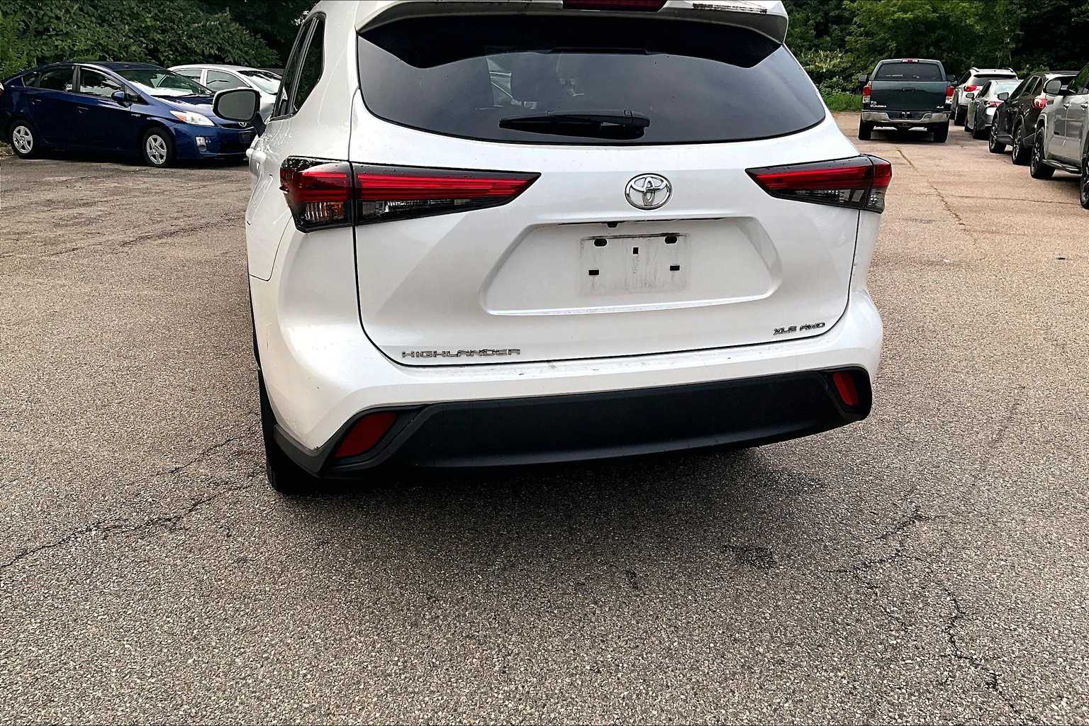 2023 Toyota Highlander XLE - Photo 7