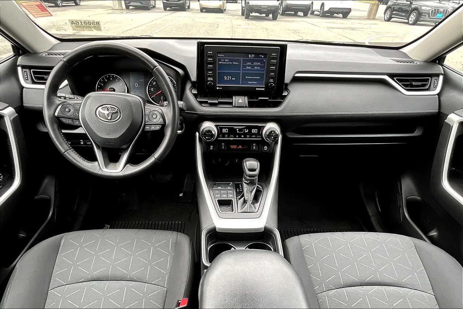 2020 Toyota RAV4 XLE - Photo 21