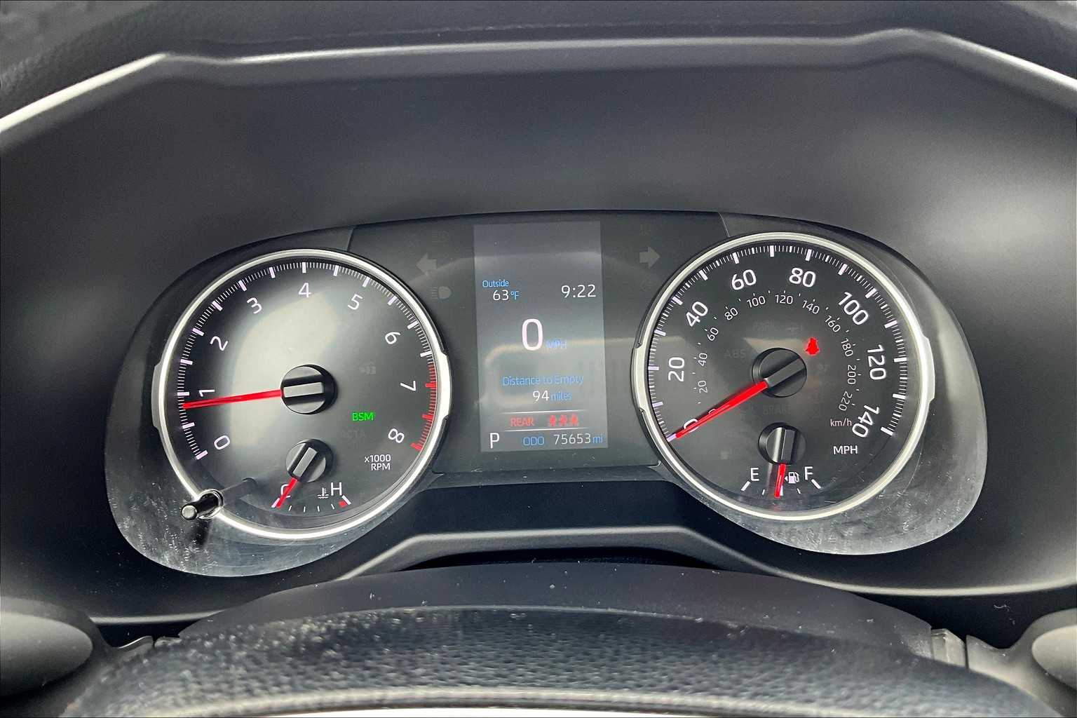 2020 Toyota RAV4 XLE - Photo 25