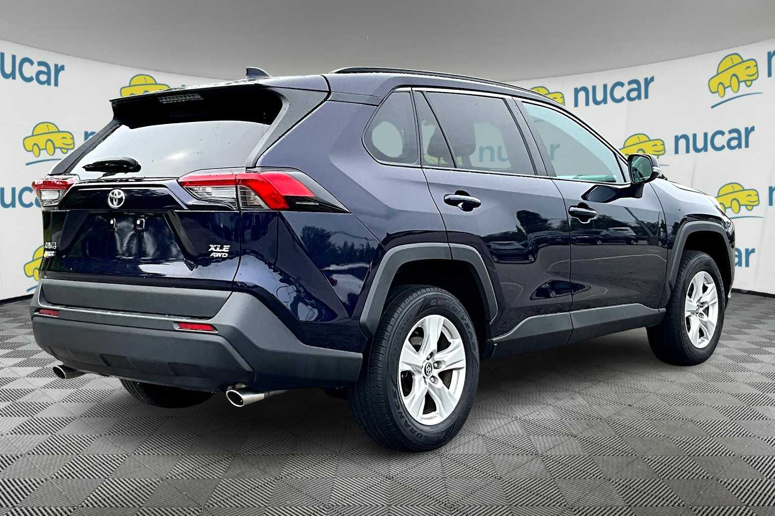 2020 Toyota RAV4 XLE - Photo 6