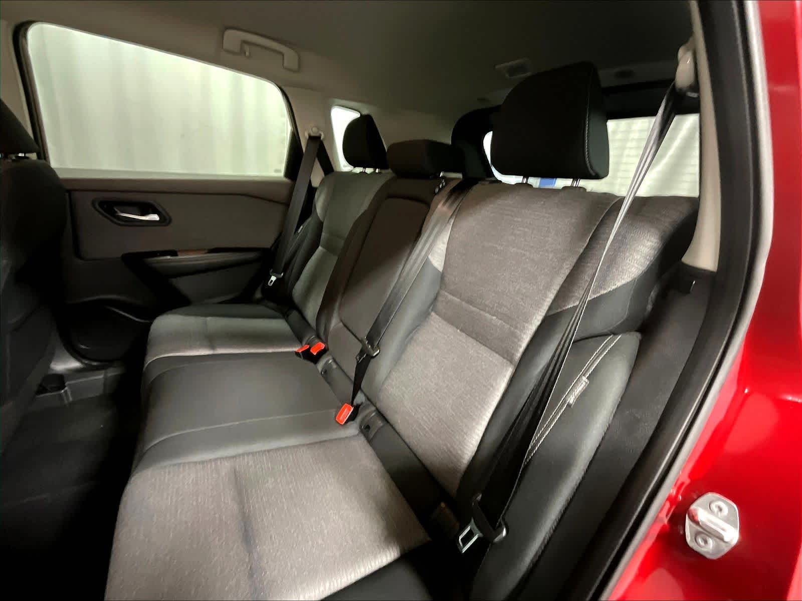 2021 Nissan Rogue SV - Photo 15