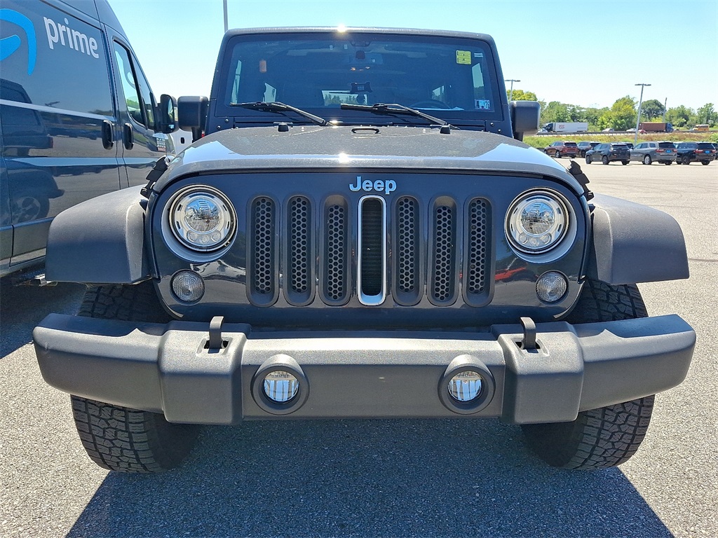 2017 Jeep Wrangler Unlimited Sahara - Photo 2