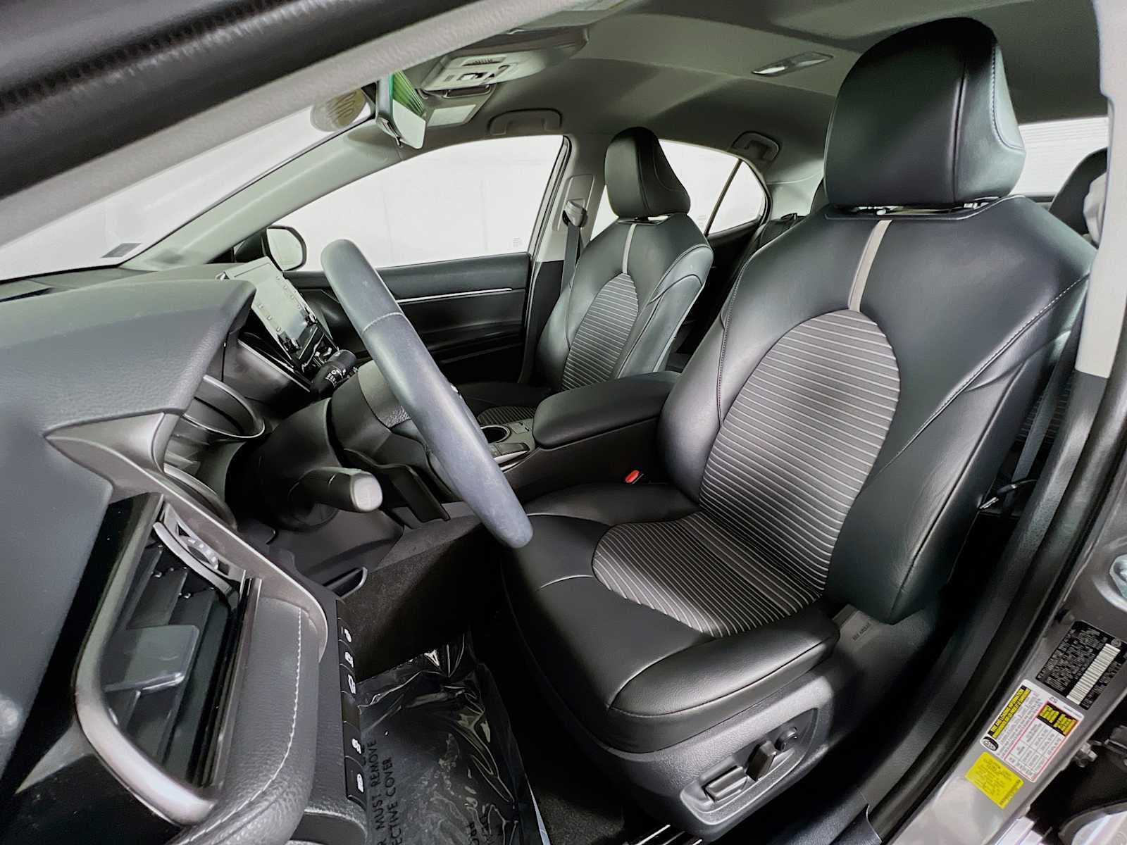 2022 Toyota Camry SE - Photo 21