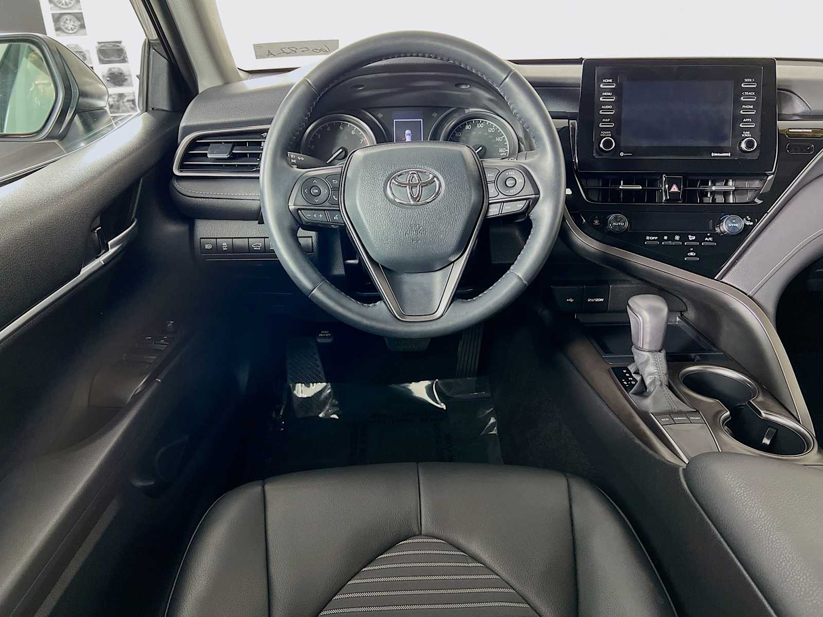 2022 Toyota Camry SE - Photo 22