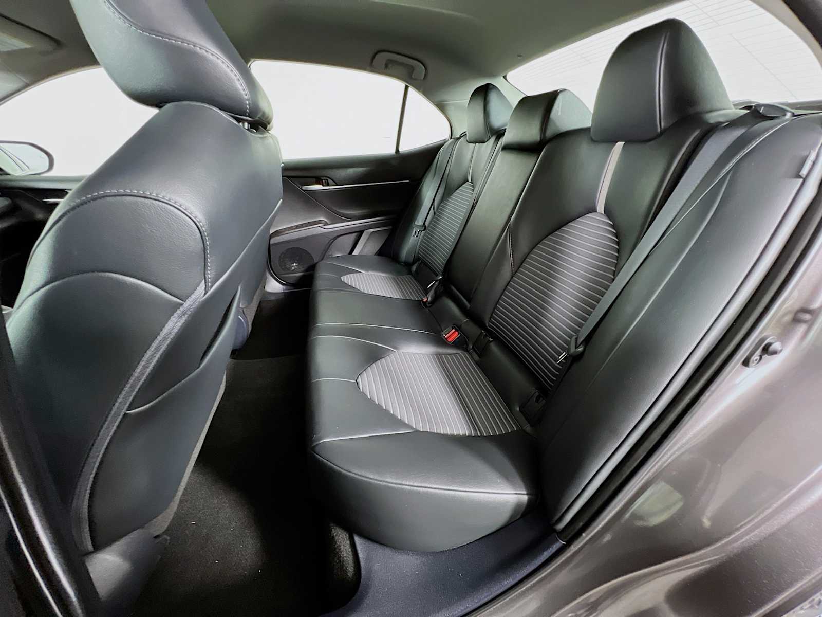 2022 Toyota Camry SE - Photo 24