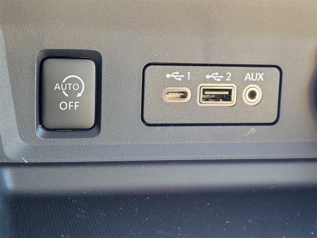 2025 Nissan Sentra SV - Photo 17