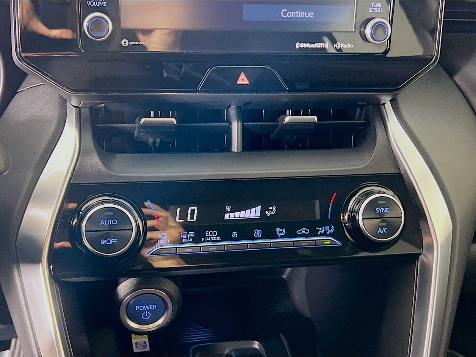 2022 Toyota Venza LE - Photo 15