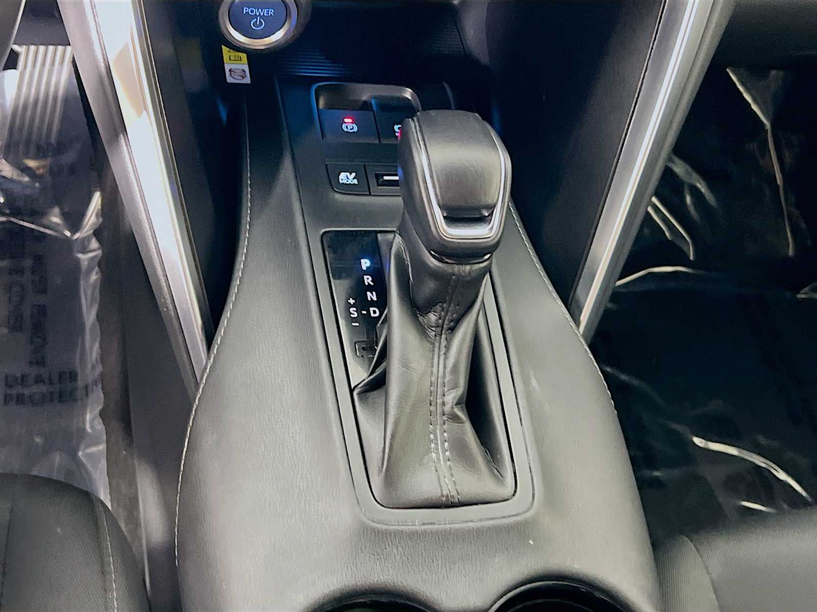 2022 Toyota Venza LE - Photo 16
