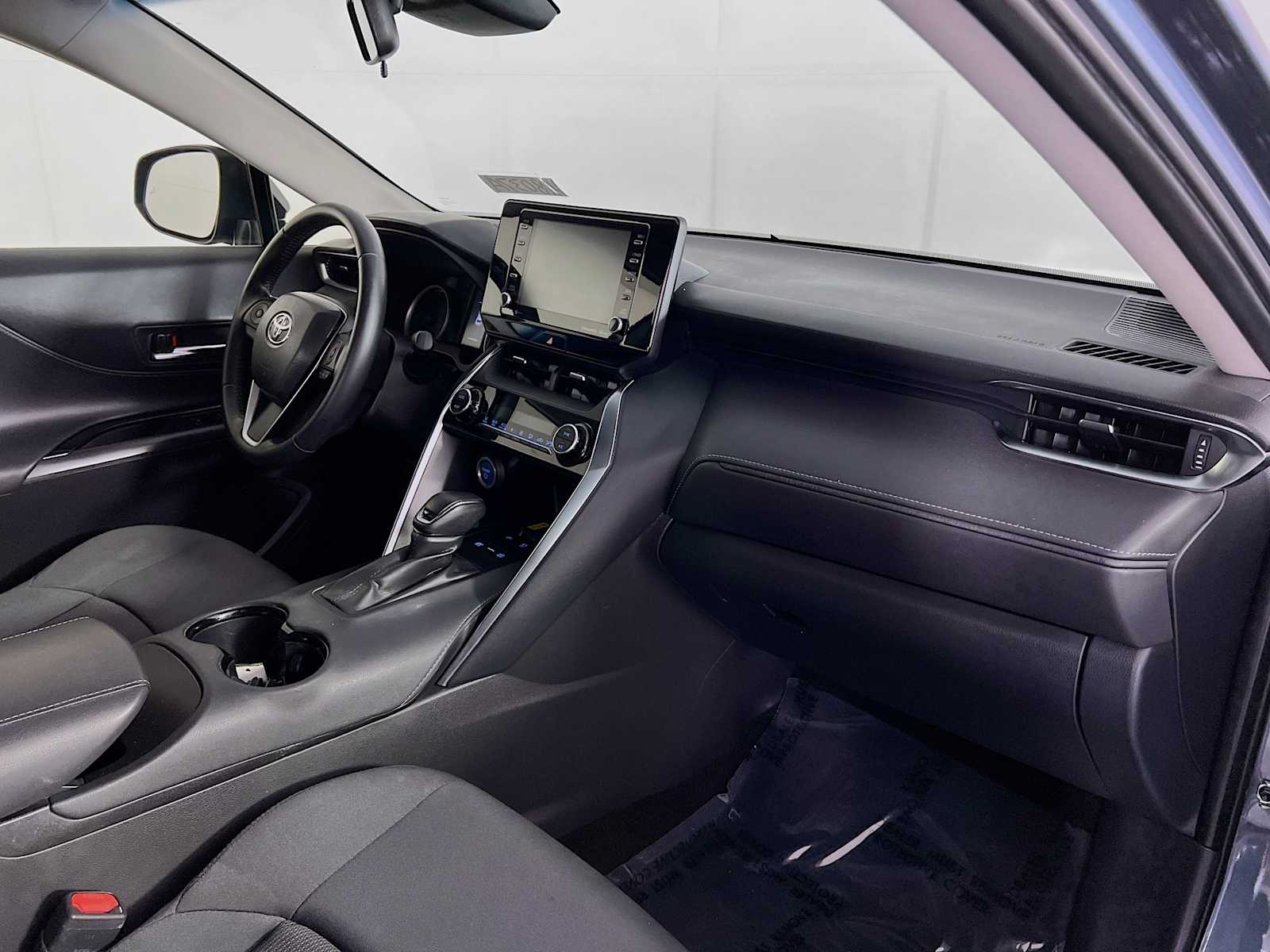2022 Toyota Venza LE - Photo 27
