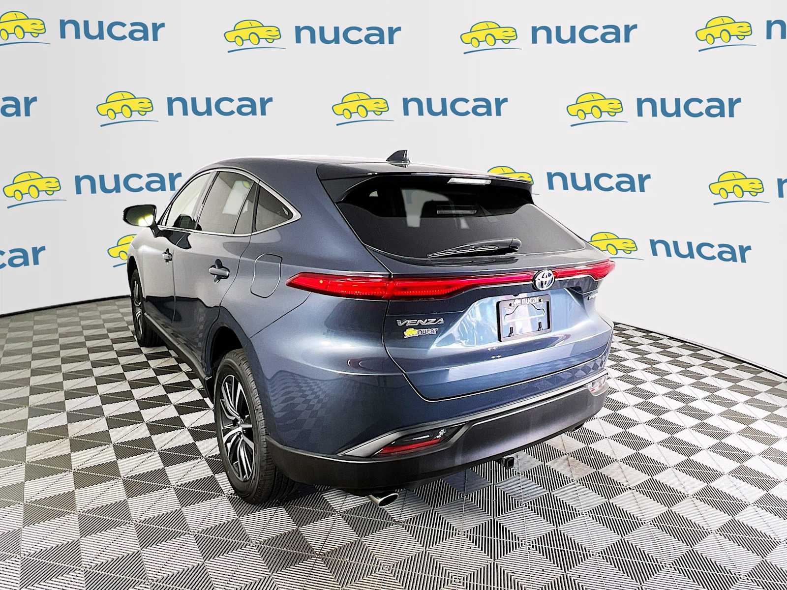 2022 Toyota Venza LE - Photo 5