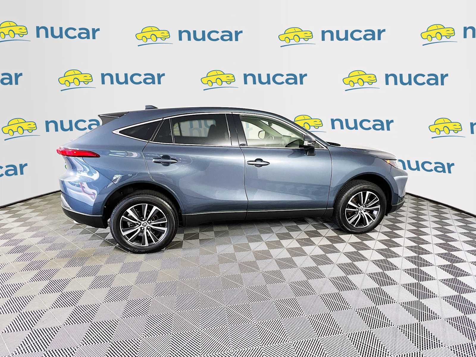 2022 Toyota Venza LE - Photo 8