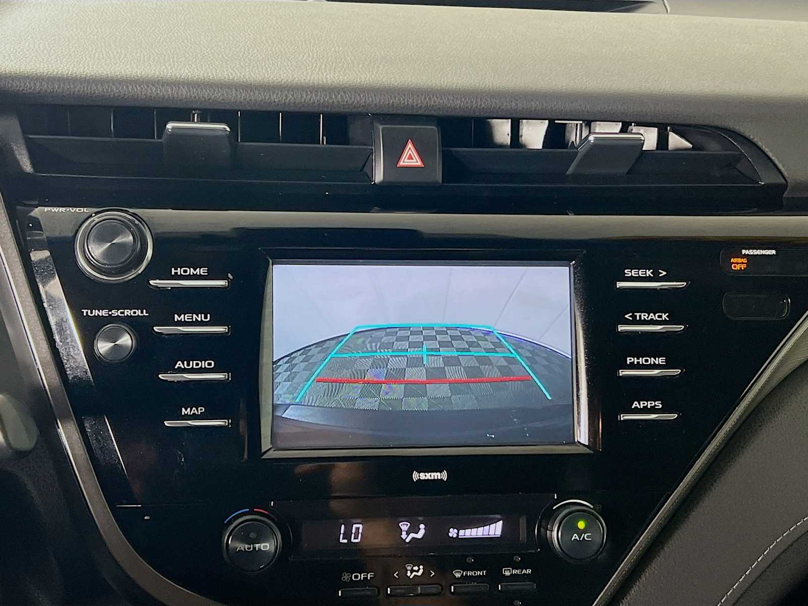 2020 Toyota Camry SE - Photo 13