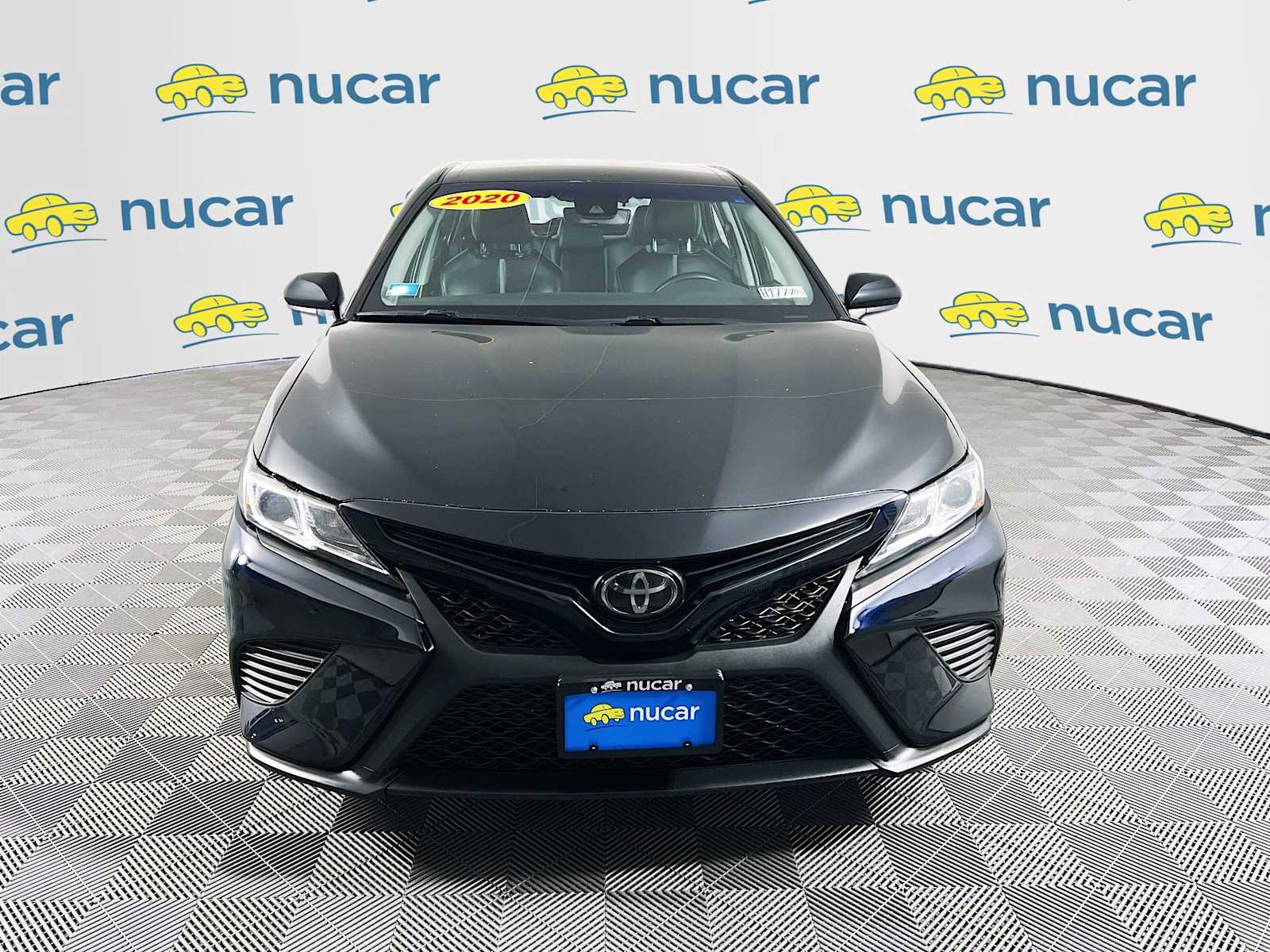 2020 Toyota Camry SE - Photo 2
