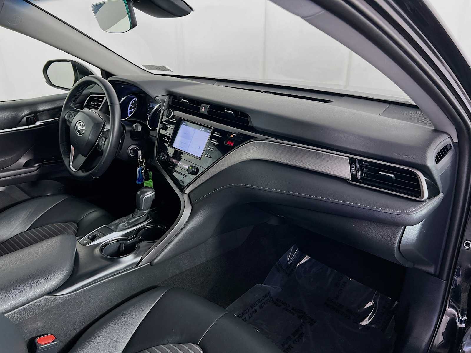 2020 Toyota Camry SE - Photo 27