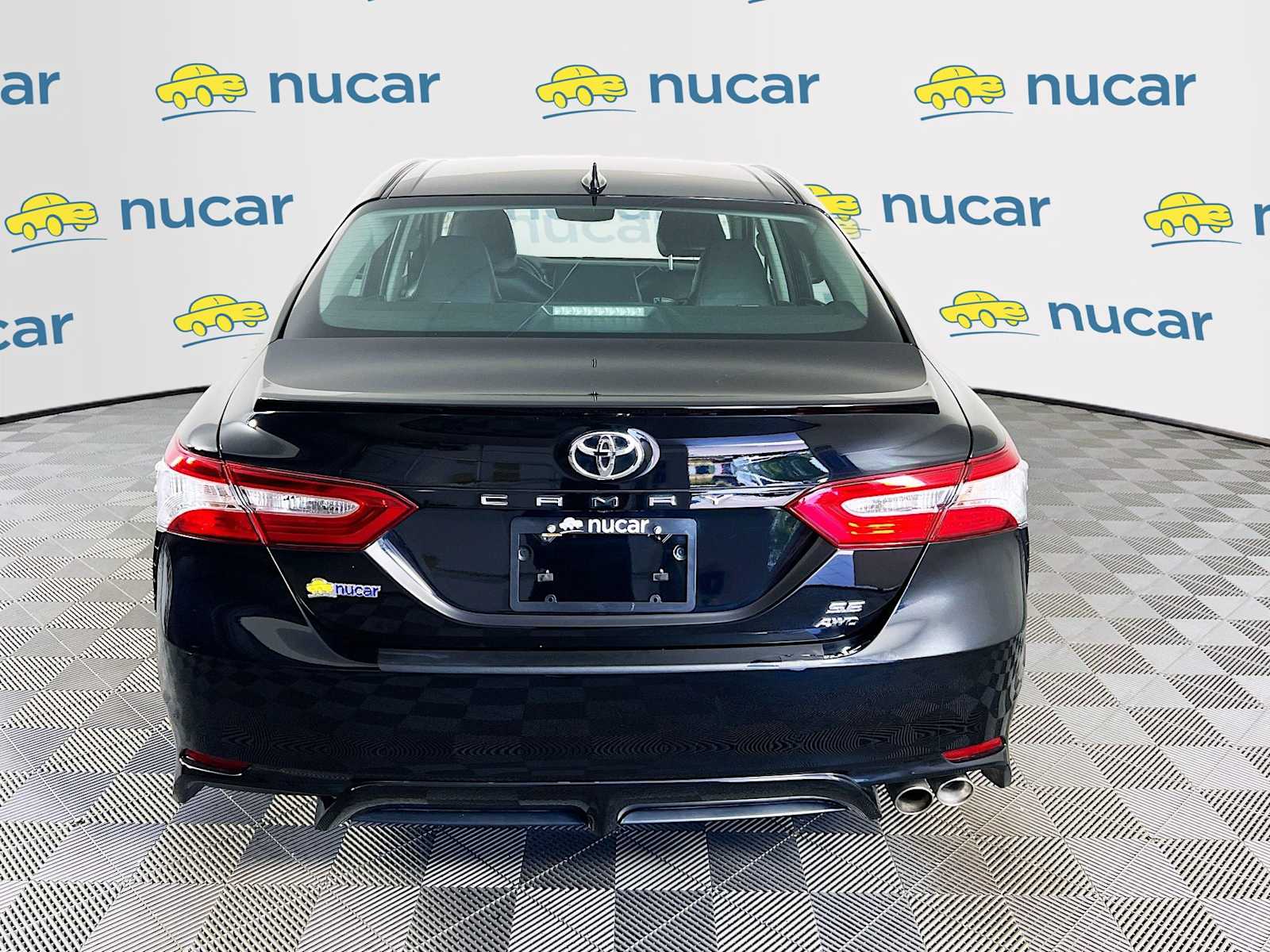 2020 Toyota Camry SE - Photo 6