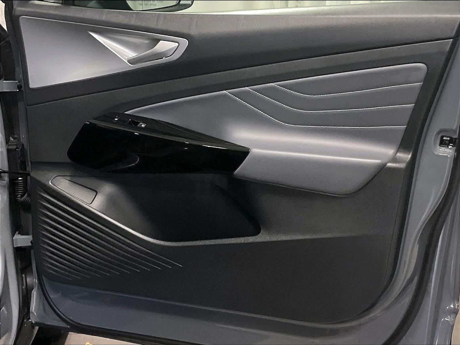 2023 Volkswagen ID.4 Pro S Plus - Photo 12