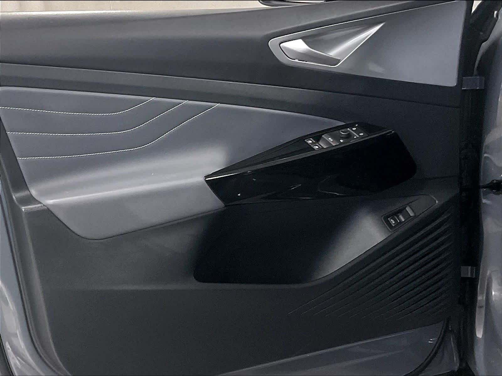 2023 Volkswagen ID.4 Pro S Plus - Photo 9