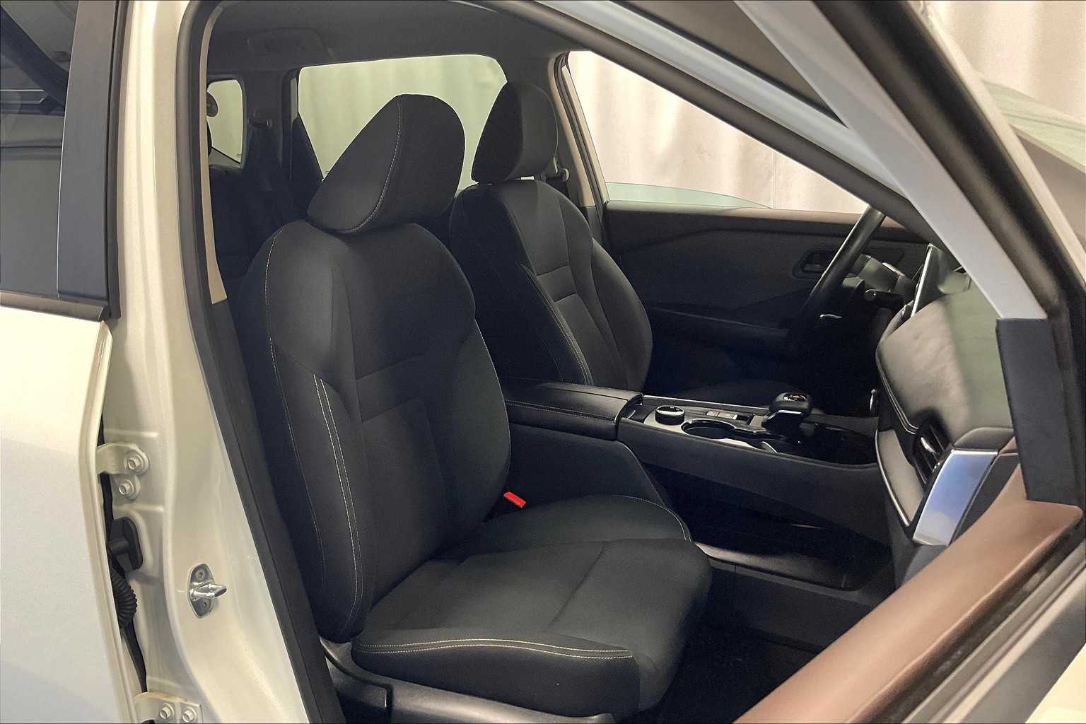2023 Nissan Rogue S - Photo 11